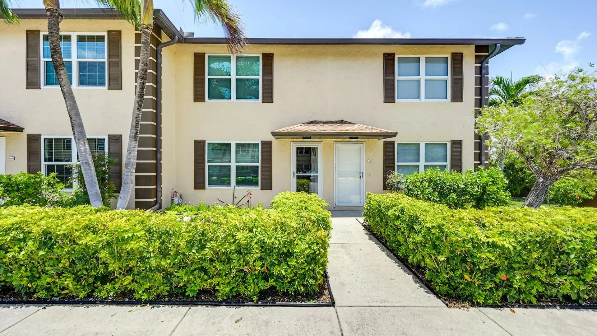 Townhome 2 Mi To Beaches! *
