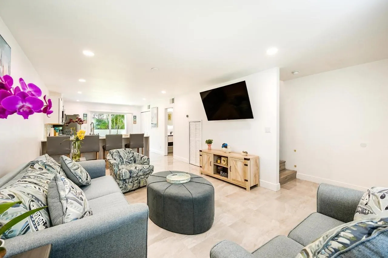Townhome 2 Mi To Beaches! * Marco Island