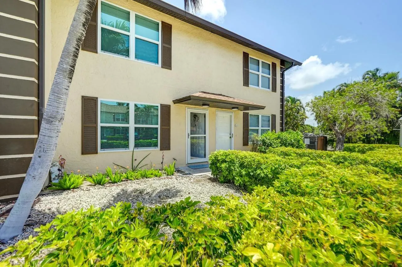 Townhome 2 Mi To Beaches!