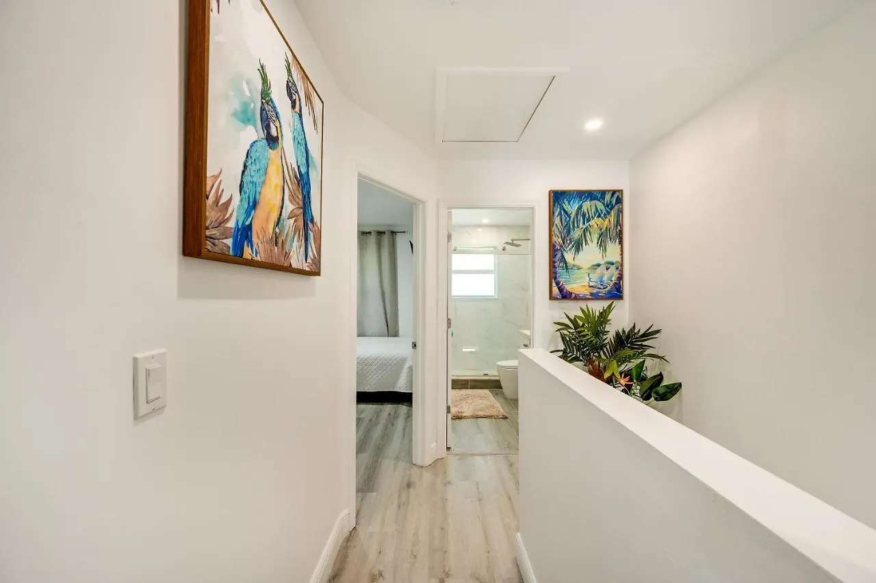 Holiday home Townhome 2 Mi To Beaches!