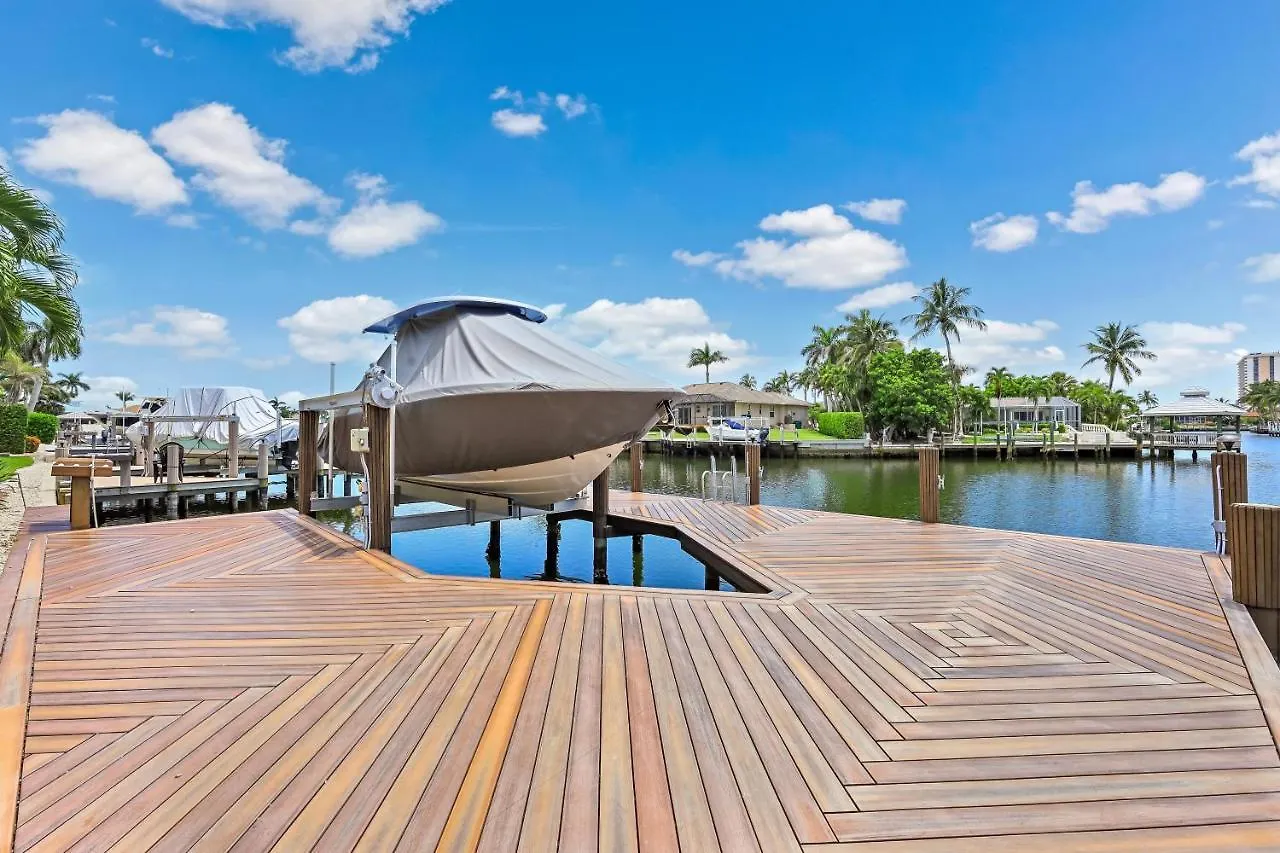 160 Copperfield Court Holiday home *