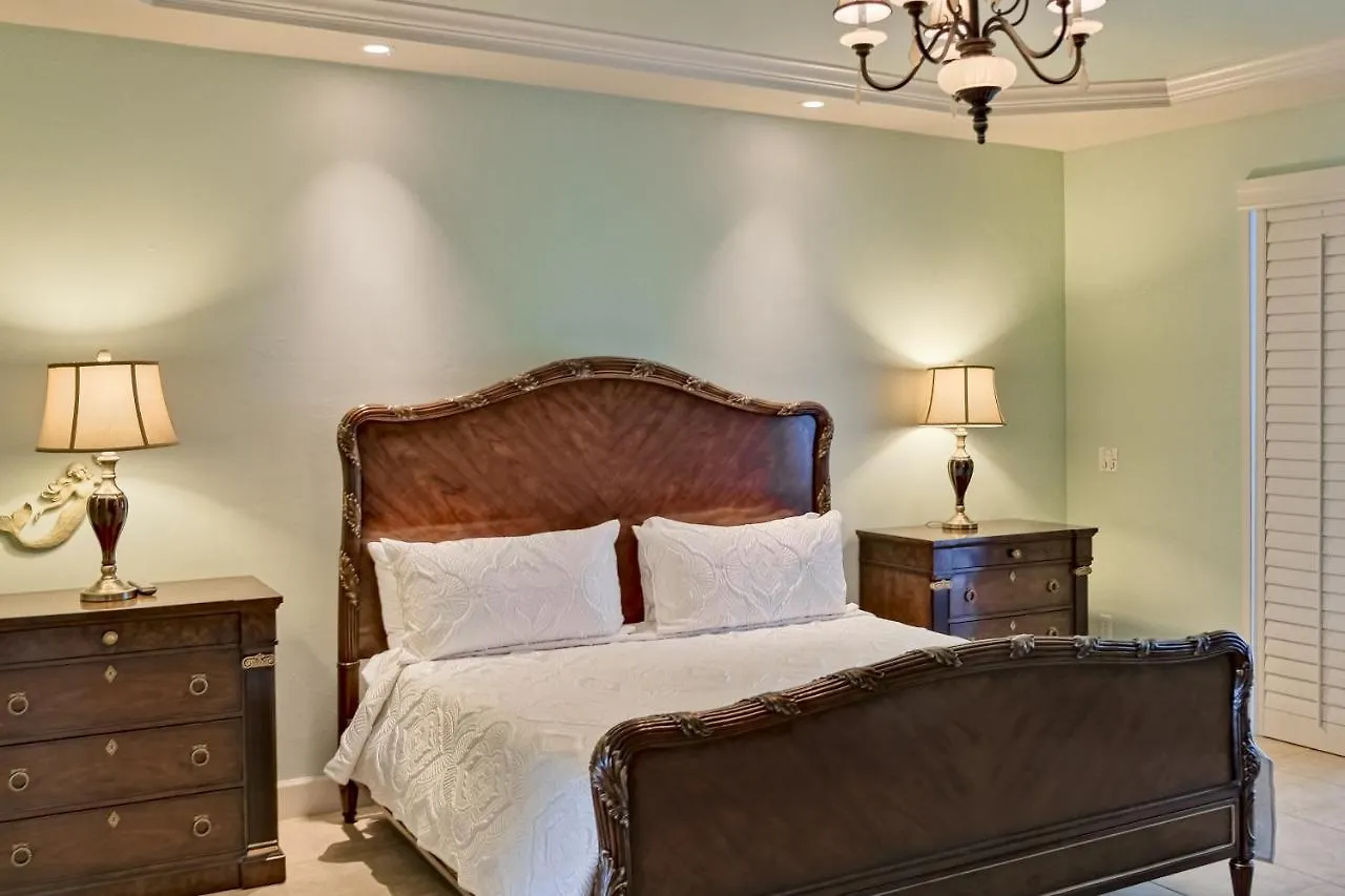 Marco Island's Gem Holiday home *