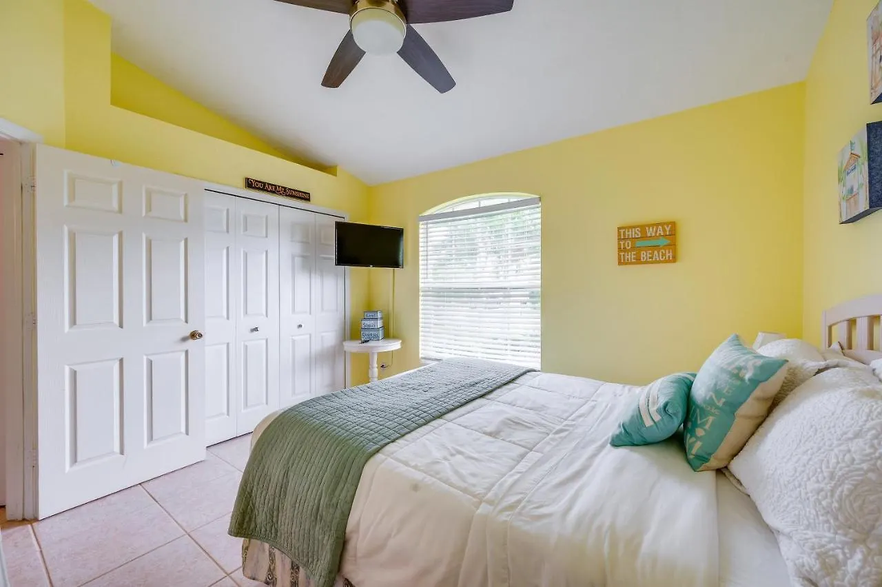 Holiday home Vacation Heated Pool And Lanai!