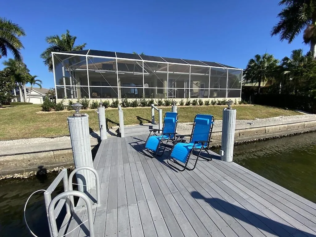 Private On The Water Holiday home *