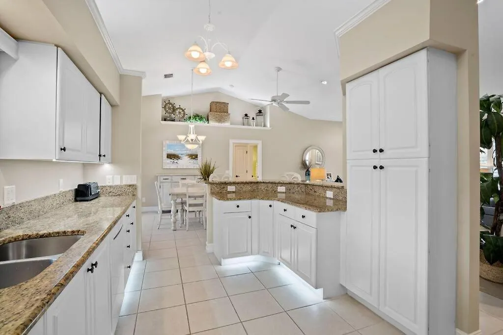Holiday home 5* 3 Bedroom 3 Ba 4 Min Walk To & Jw Marriott W/heated Pool Marco Island