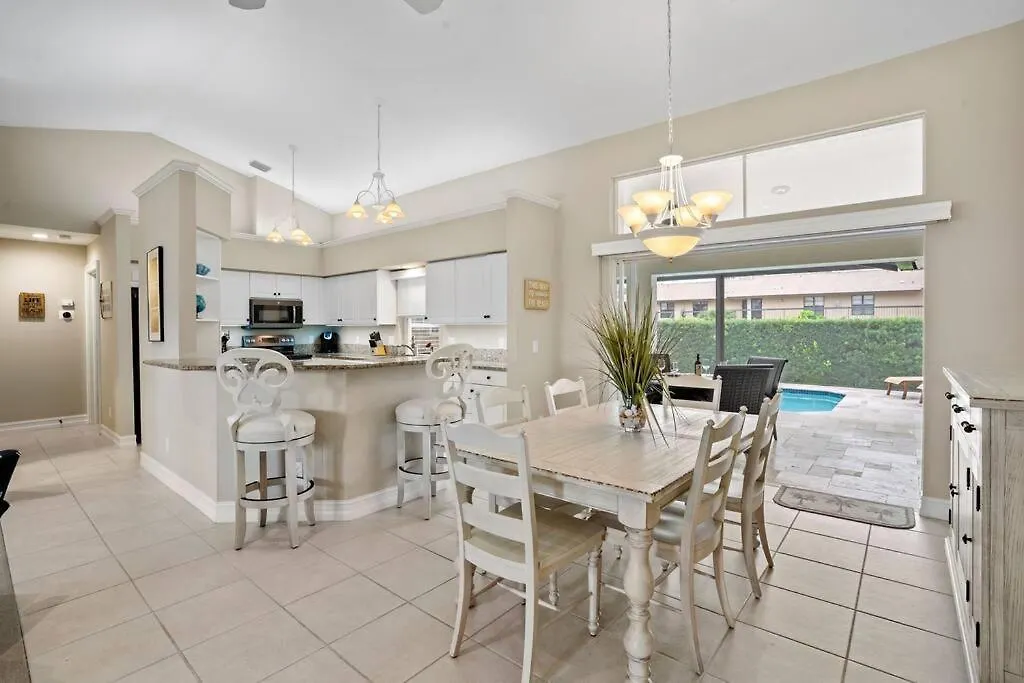 5* 3 Bedroom 3 Ba 4 Min Walk To & Jw Marriott W/heated Pool Holiday home