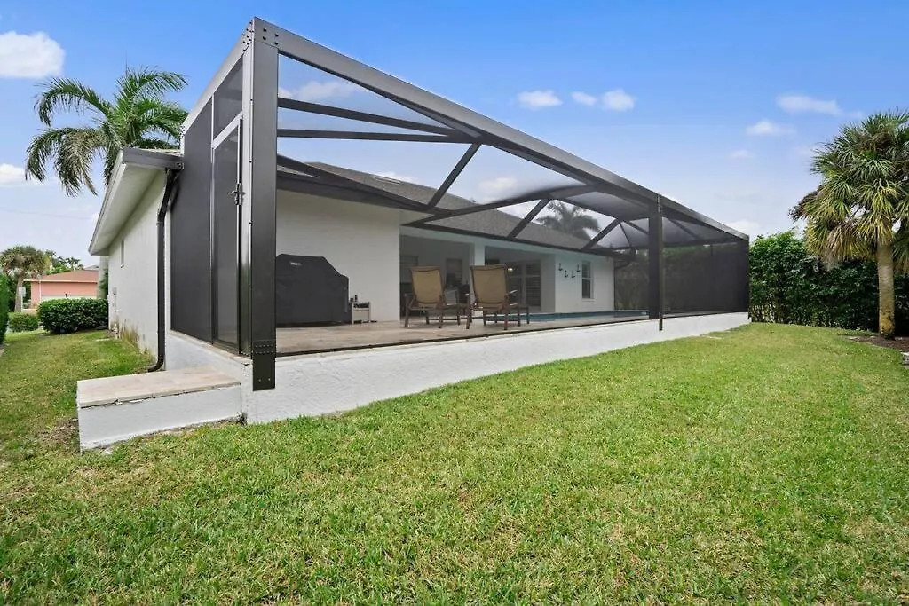 5* 3 Bedroom 3 Ba 4 Min Walk To & Jw Marriott W/heated Pool Holiday home