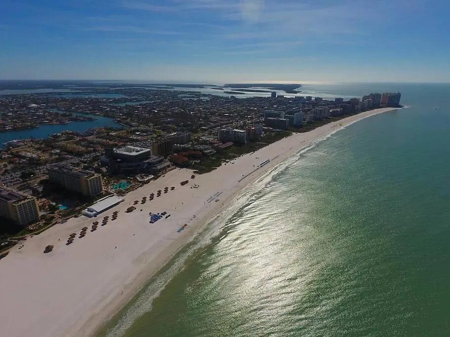 5* 3 Bedroom 3 Ba 4 Min Walk To & Jw Marriott W/heated Pool Holiday home Marco Island