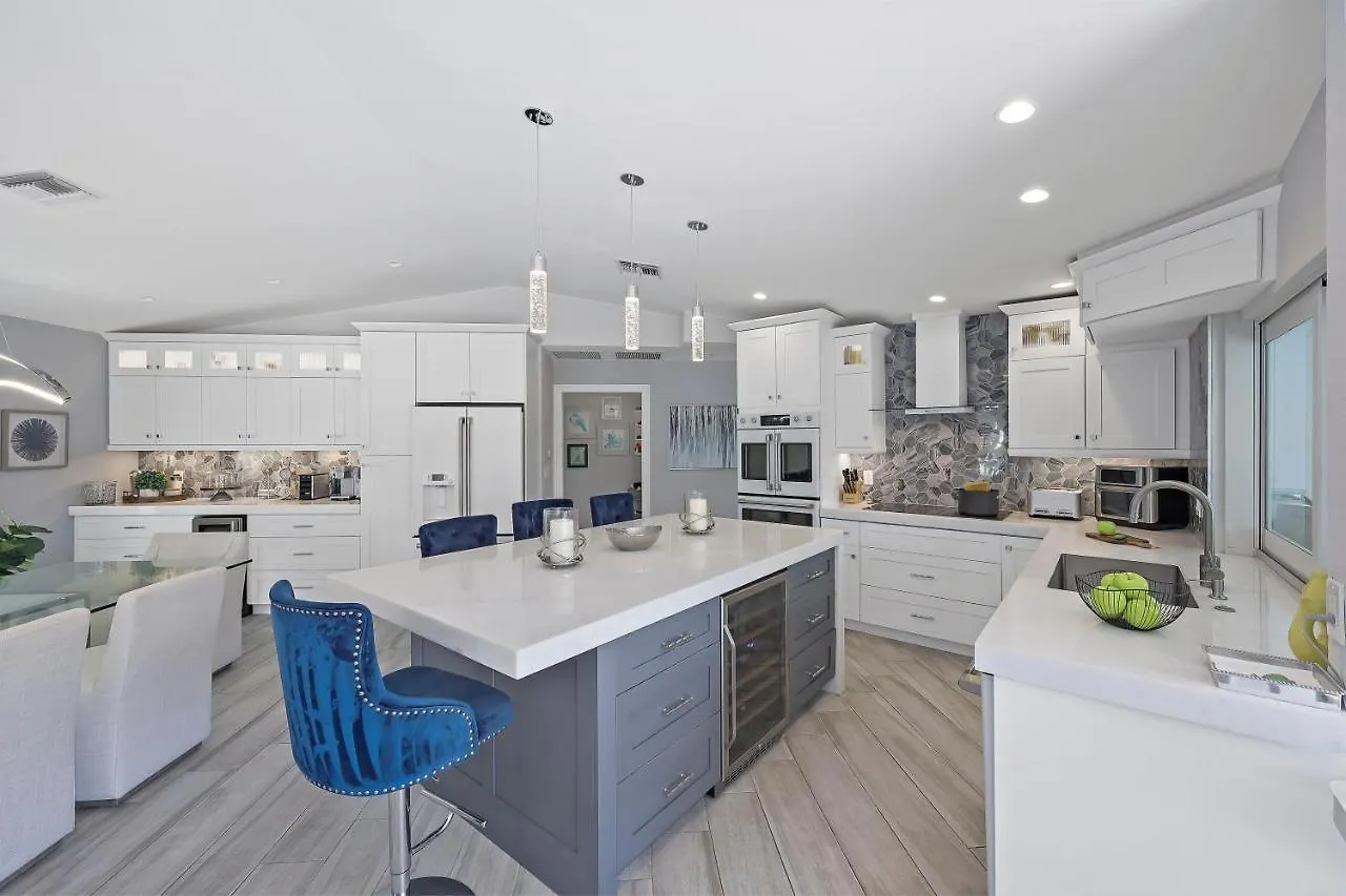 1135 Shenandoah Court Holiday home Marco Island