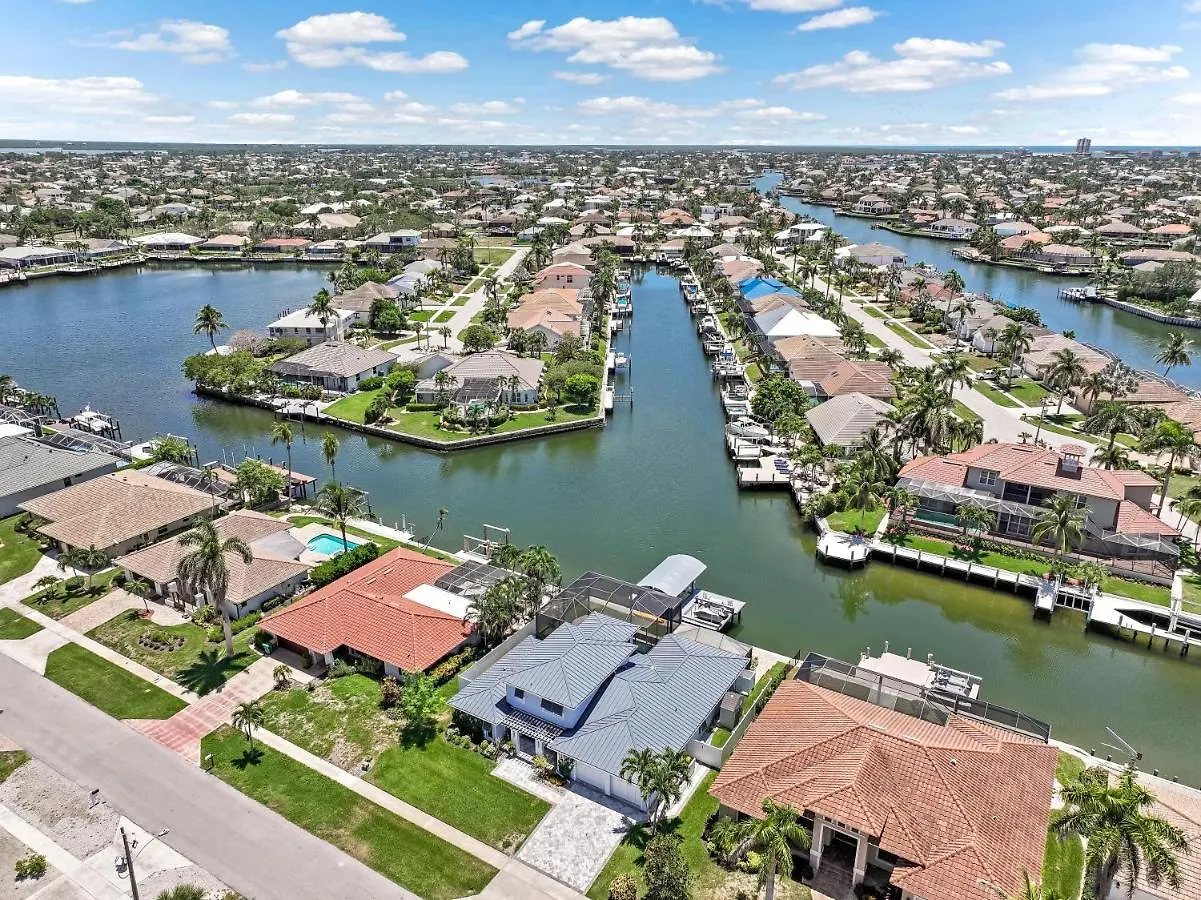 1135 Shenandoah Court * Marco Island