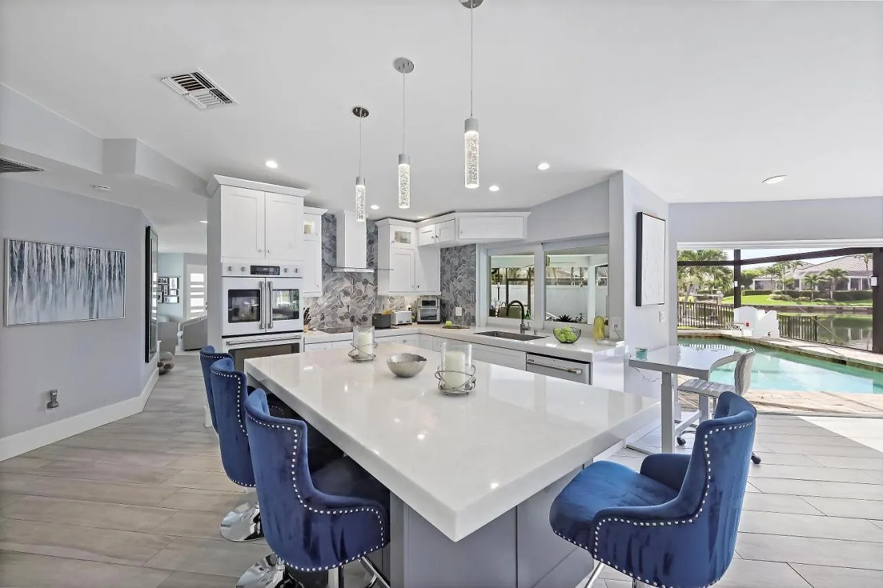 1135 Shenandoah Court Holiday home Marco Island