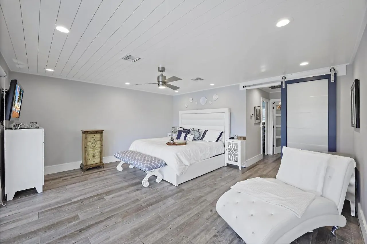 1135 Shenandoah Court * Marco Island