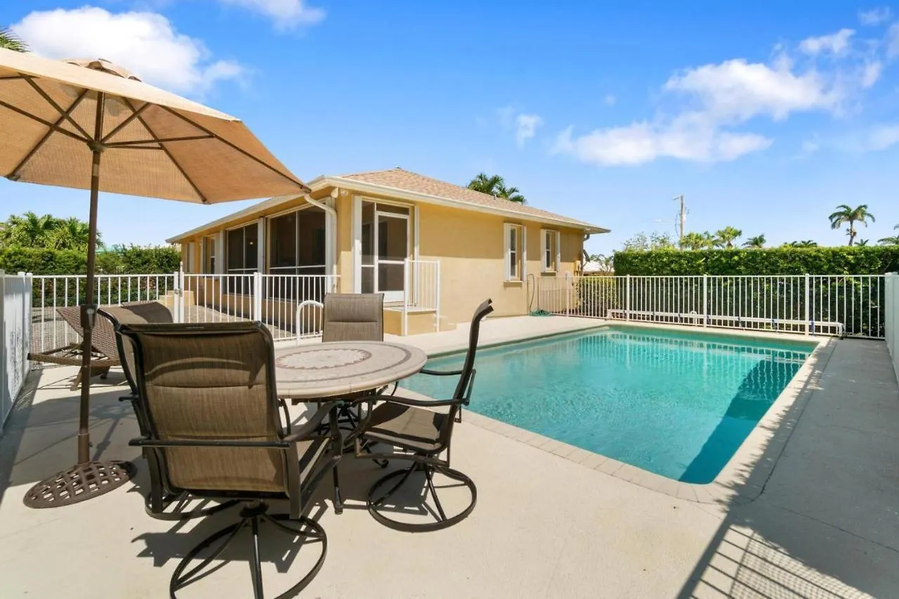 Secret Retreat * Marco Island