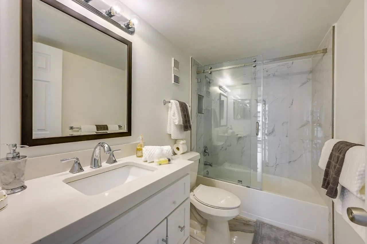 Apartment Beachfront With Pool Access! Marco Island