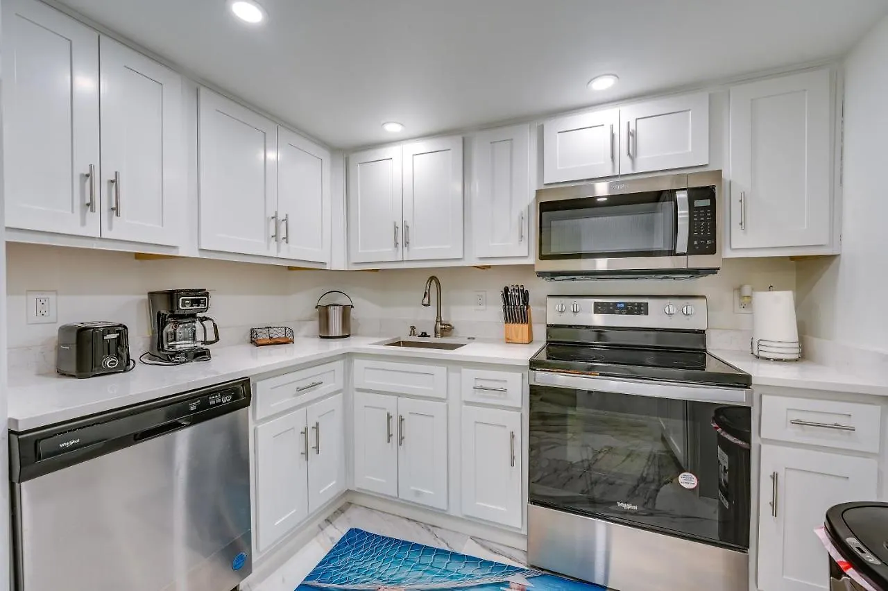 Beachfront With Pool Access! * Marco Island