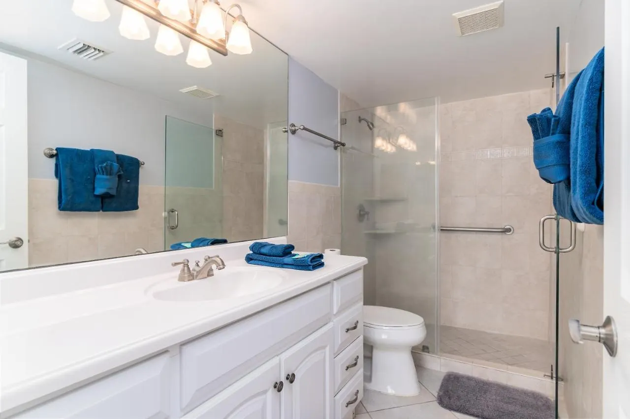 Holiday home Your Vitamin Sea I Beachfront 3 Bed Marco Island
