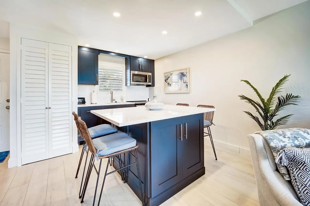 Angler's Cove Getaway Apartment Marco Island