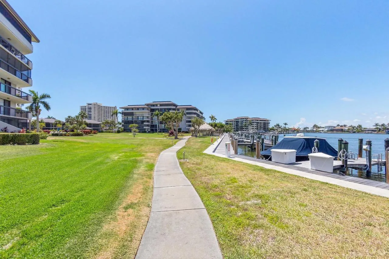 Apartment South Seas C-311