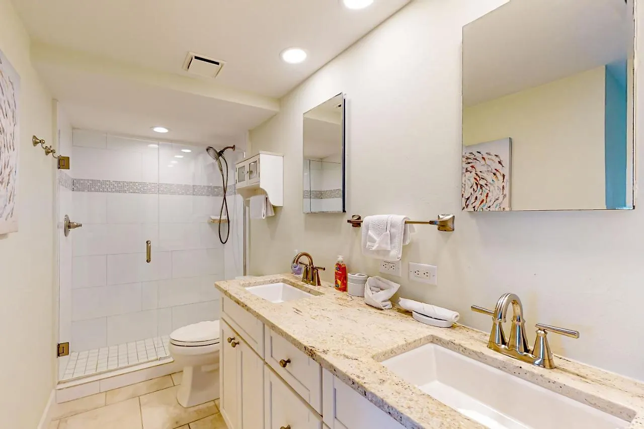 South Seas C-311 Apartment *