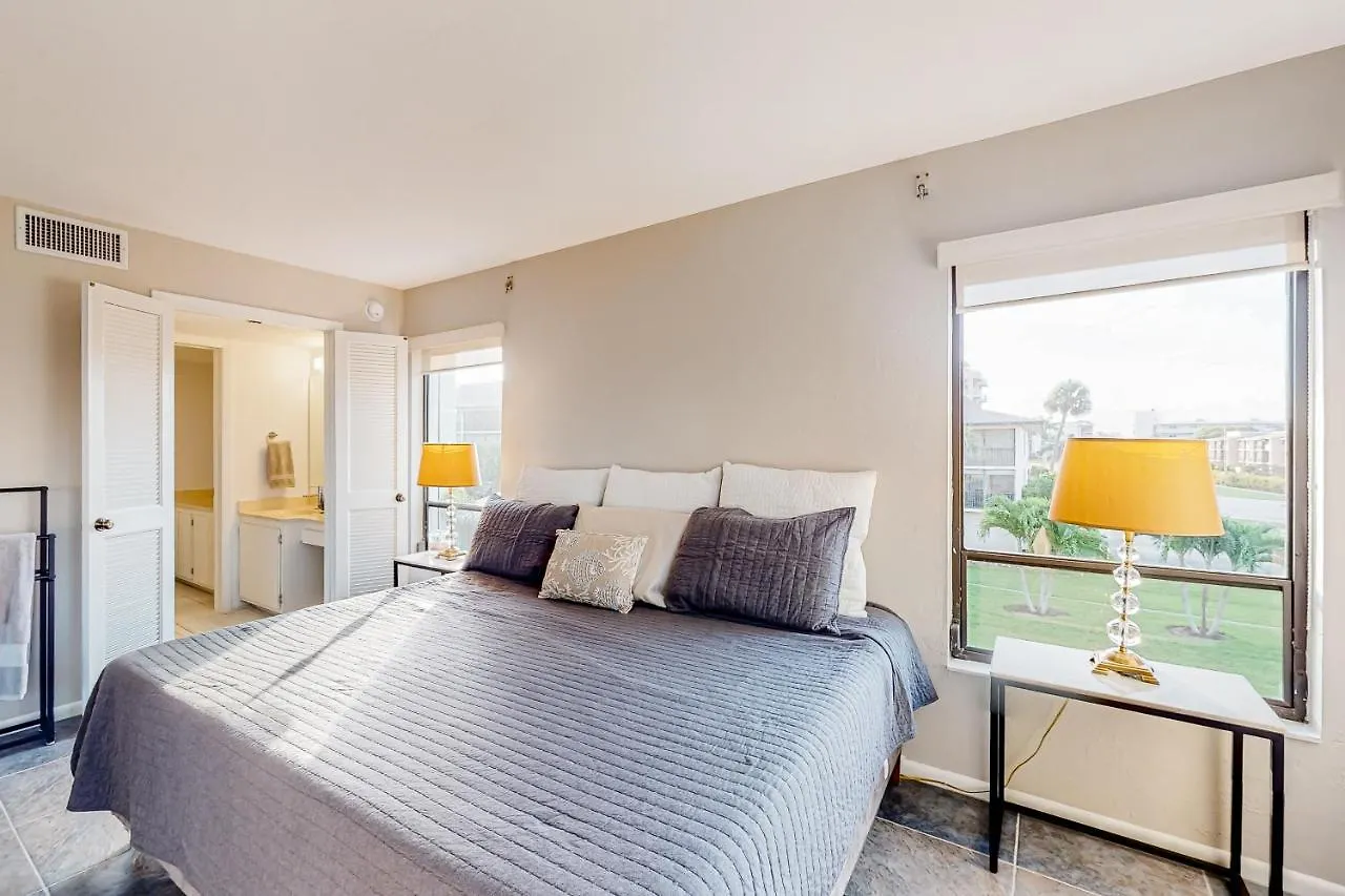 South Apartment *
