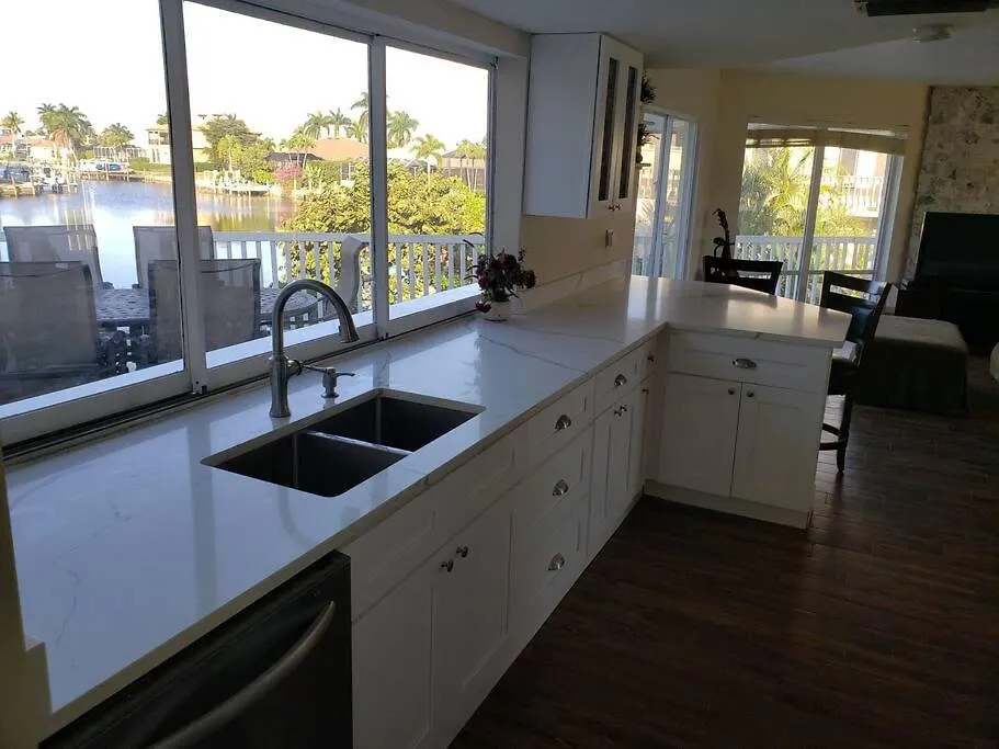 Private, Peaceful, Waterfront Home. Pets/boats Ok Holiday home