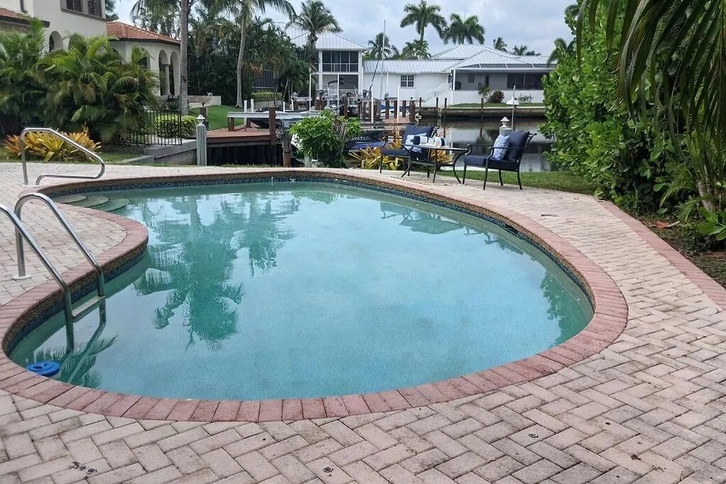 Private, Peaceful, Waterfront Home. Pets/boats Ok Holiday home Marco Island