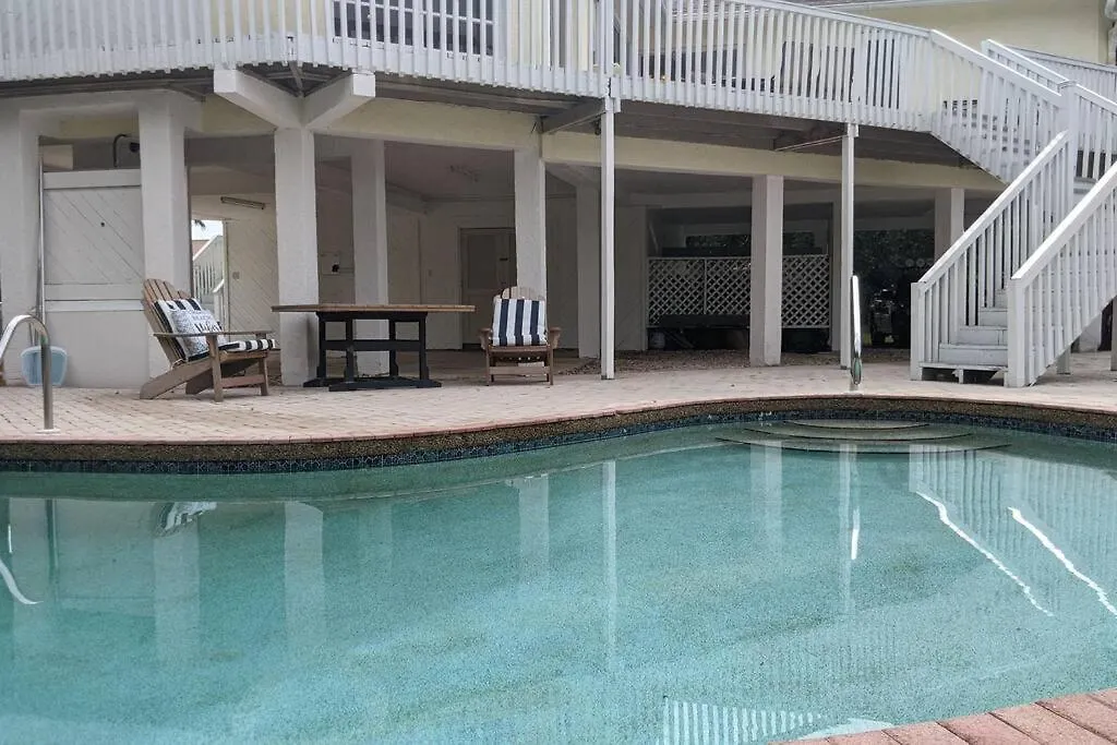 Private, Peaceful, Waterfront Home. Pets/boats Ok * Marco Island