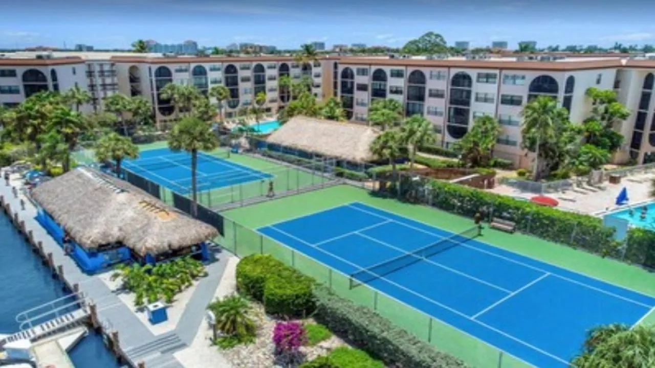 Holiday home Cozy 1 Bedroom With Pool Access *