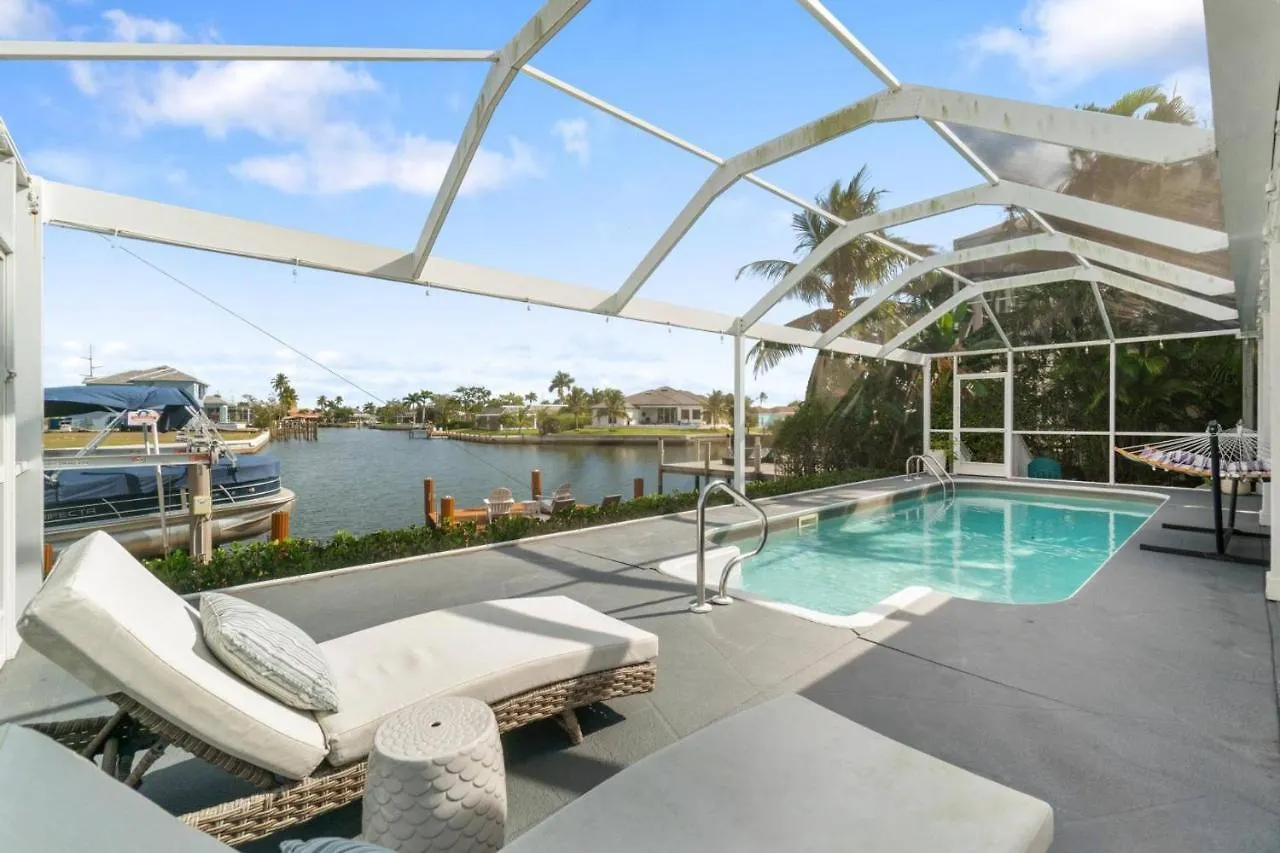 Rose Court Pool With Dock Holiday home