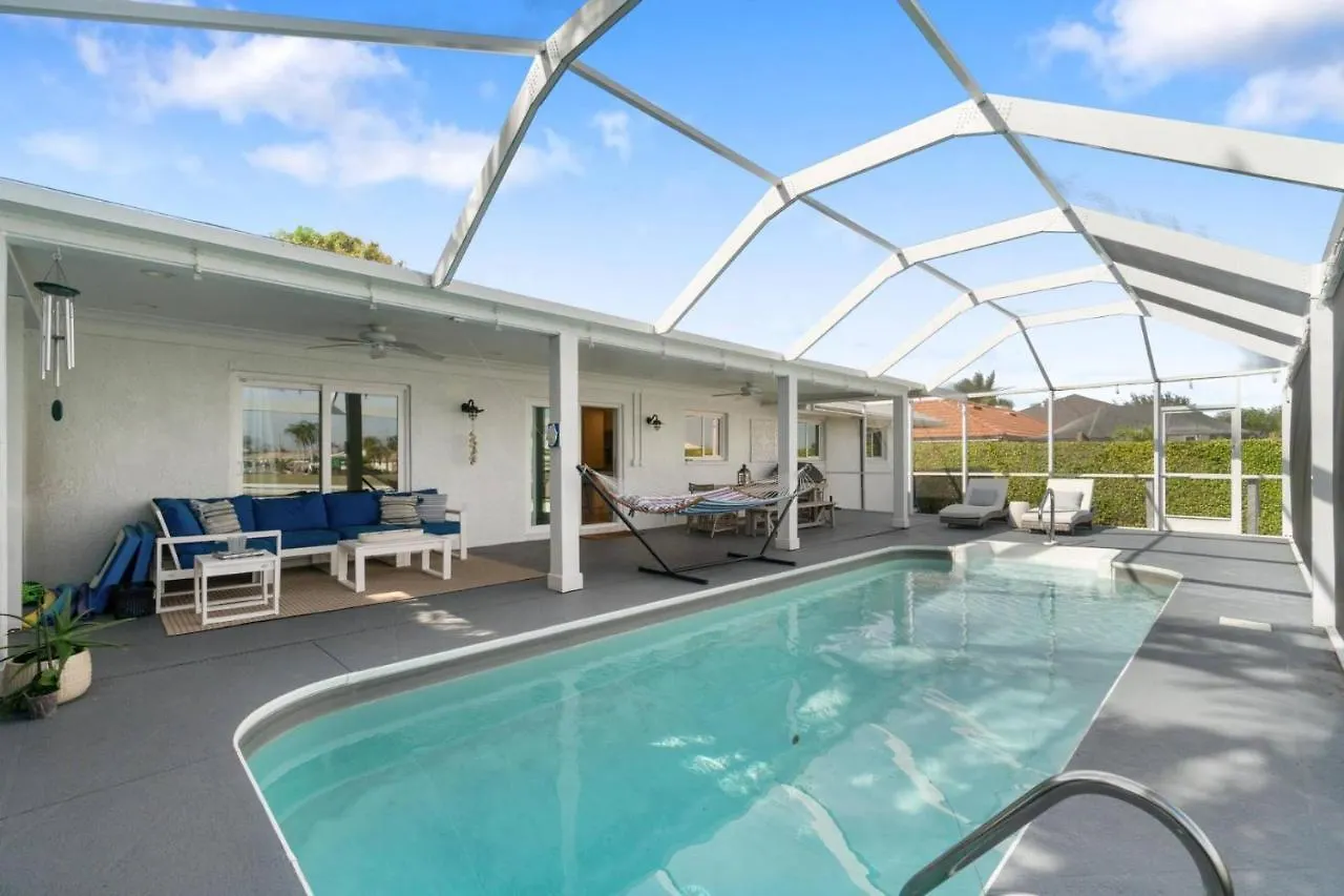 Rose Court Pool With Dock Holiday home
