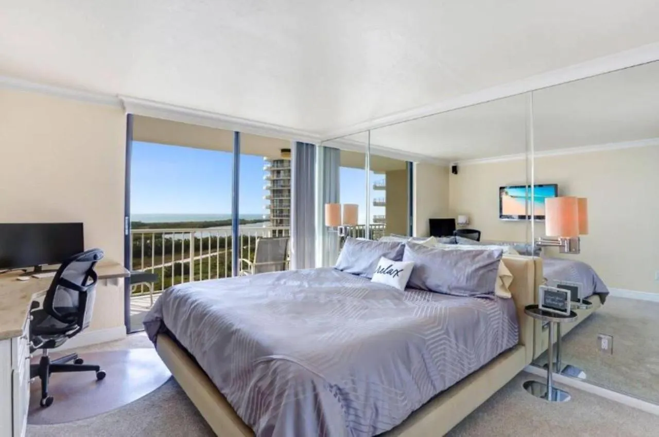 Beachfront South Seas Remodeled Paradise! Marco Island