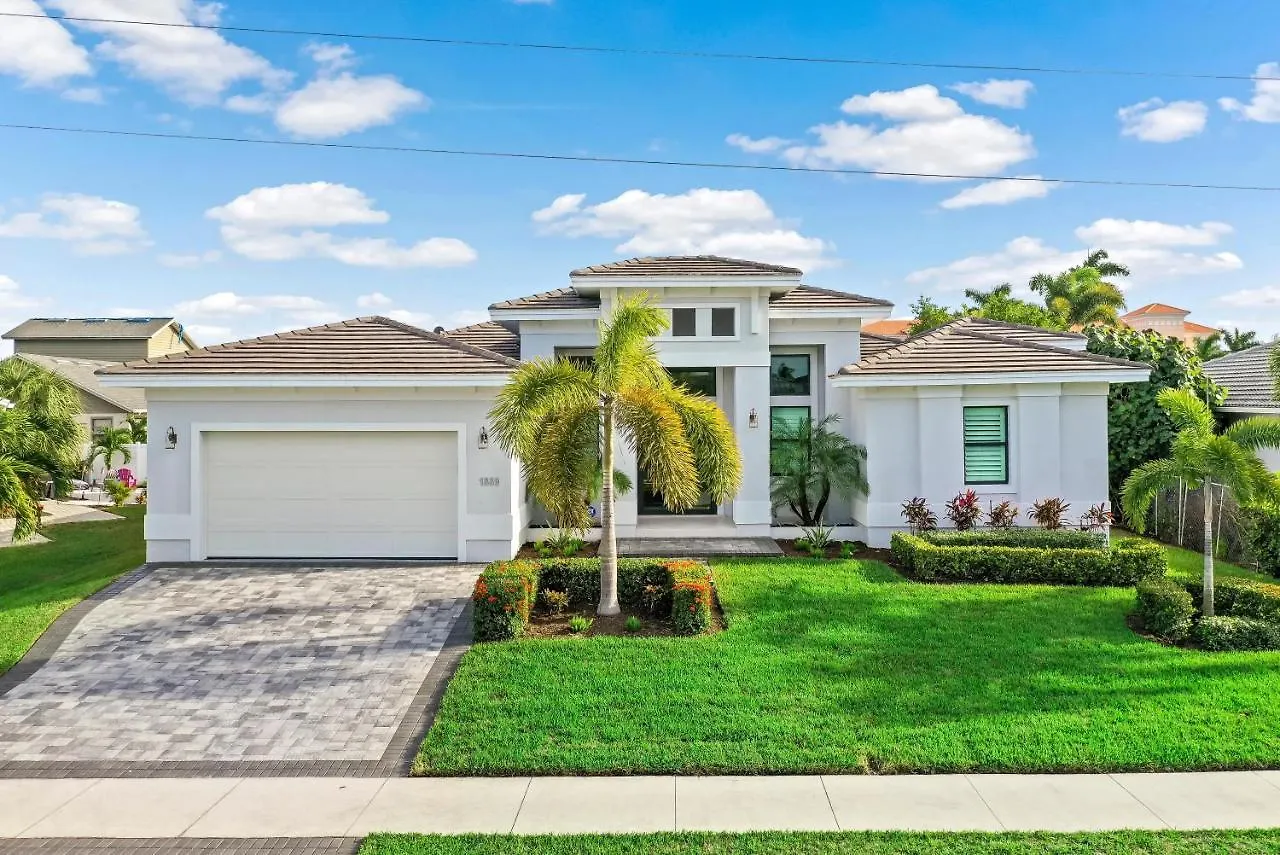 1889 North Bahama Avenue Holiday home Marco Island