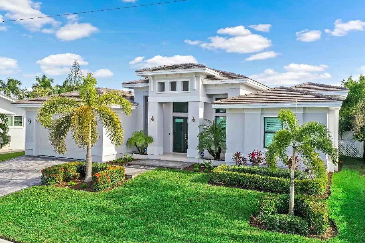 1889 North Bahama Avenue Holiday home Marco Island