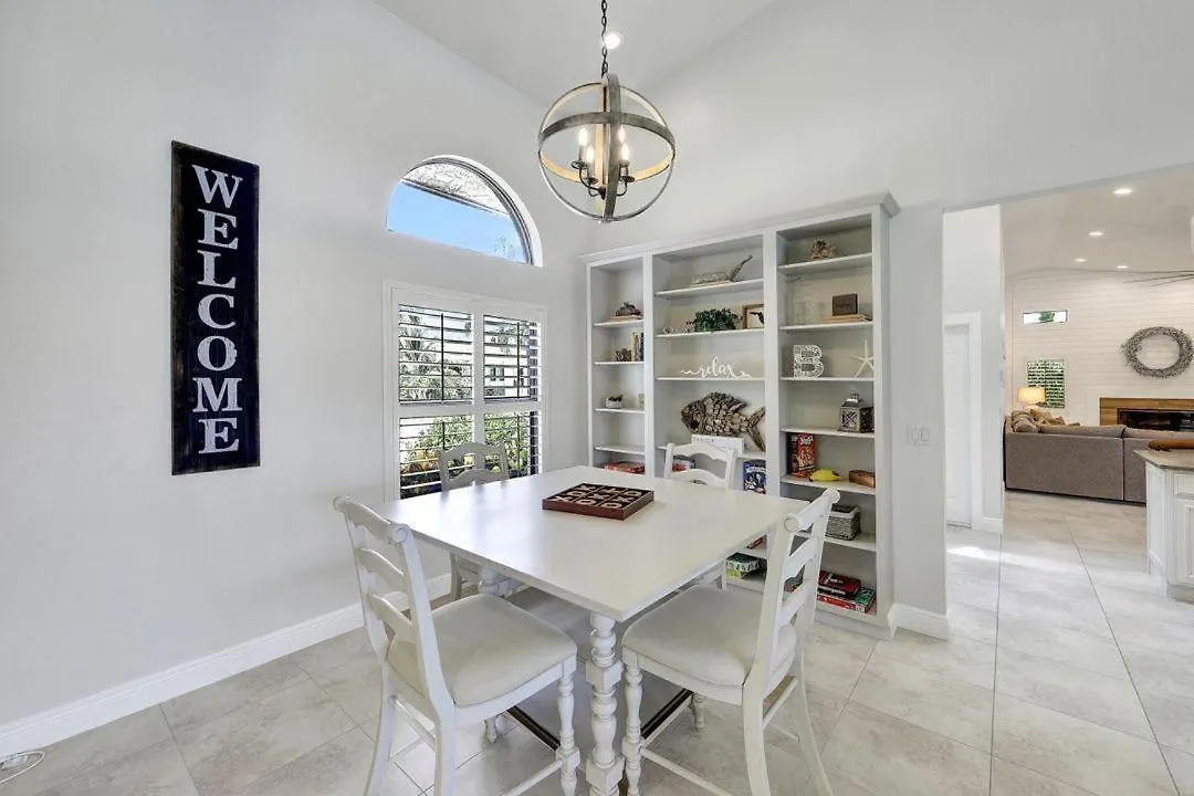 665 Rockport Court Holiday home Marco Island
