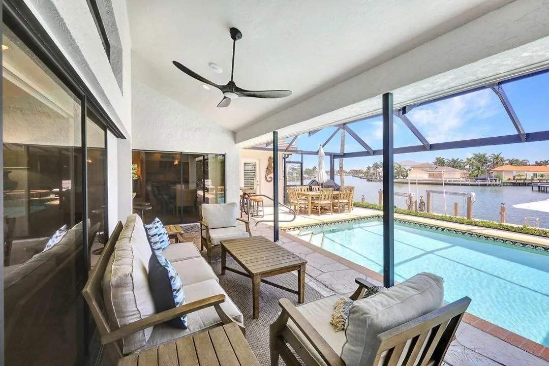 665 Rockport Court Holiday home Marco Island