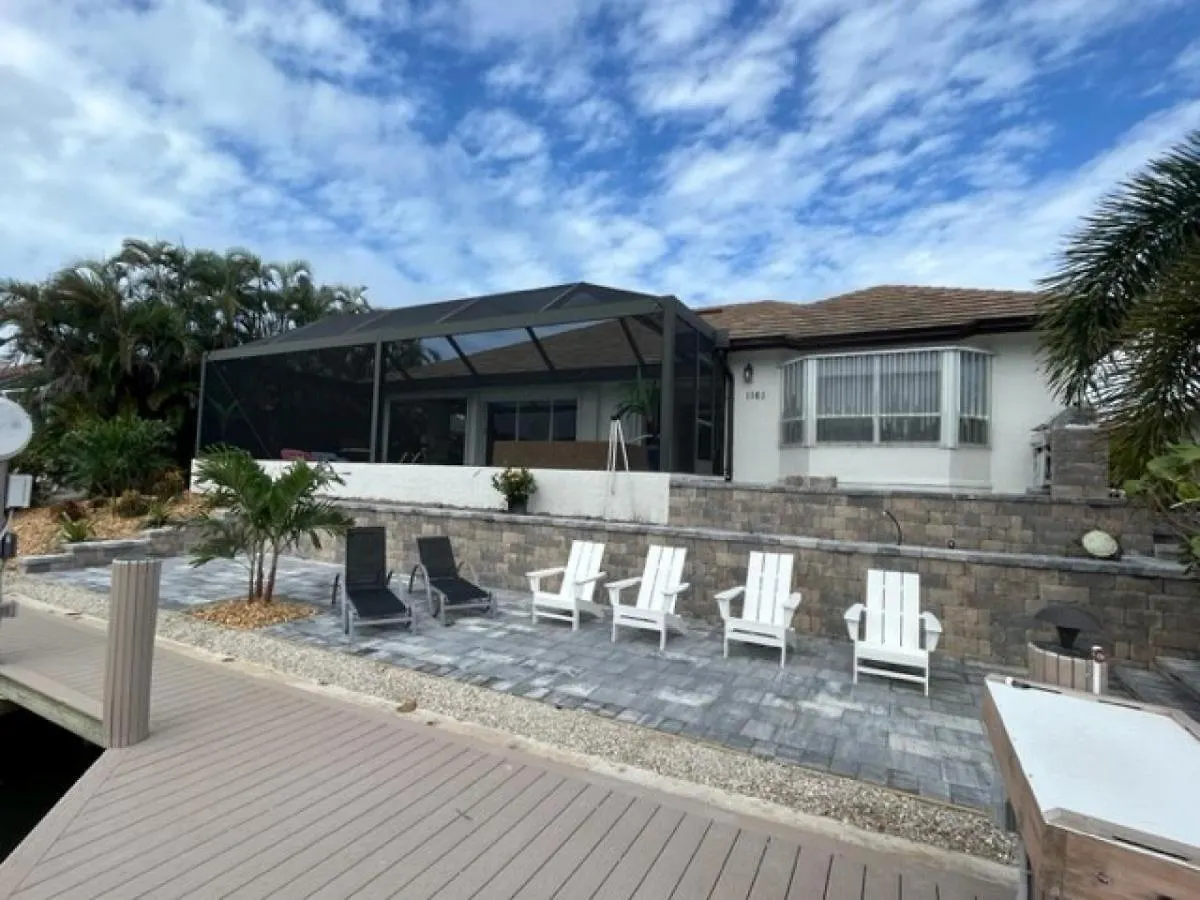 Gorgeous Waterfront 3 Bed With Quick Access To Gulf!! Holiday home