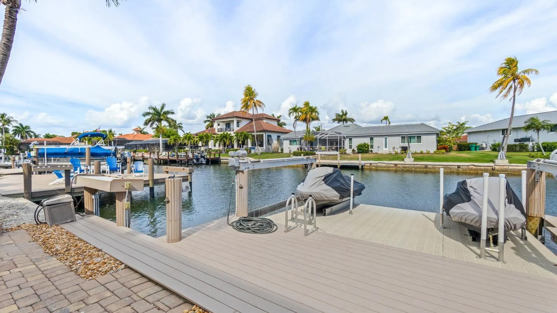 Holiday home Sweet Waterfront Retreat