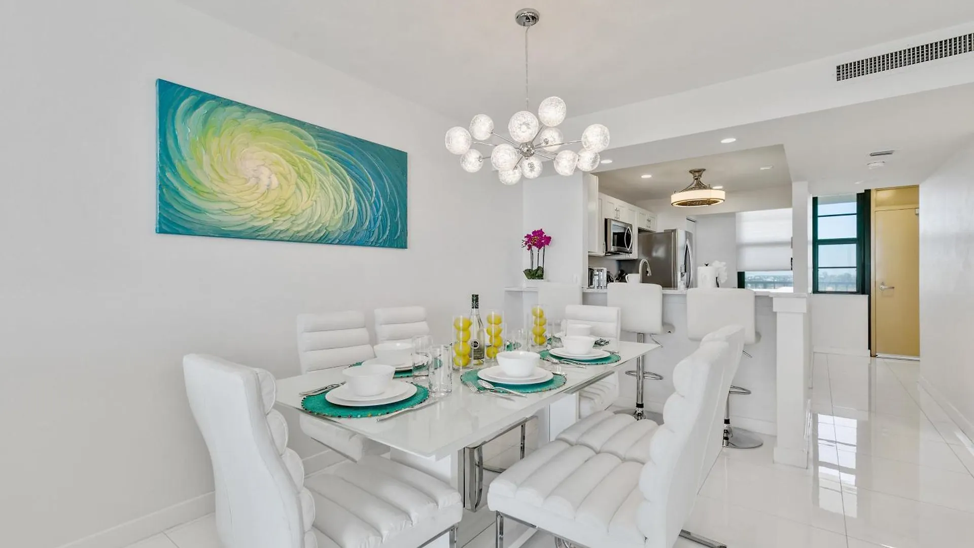 Stunning 2-bedroom Beachfront With Breathtaking Views Marco Island