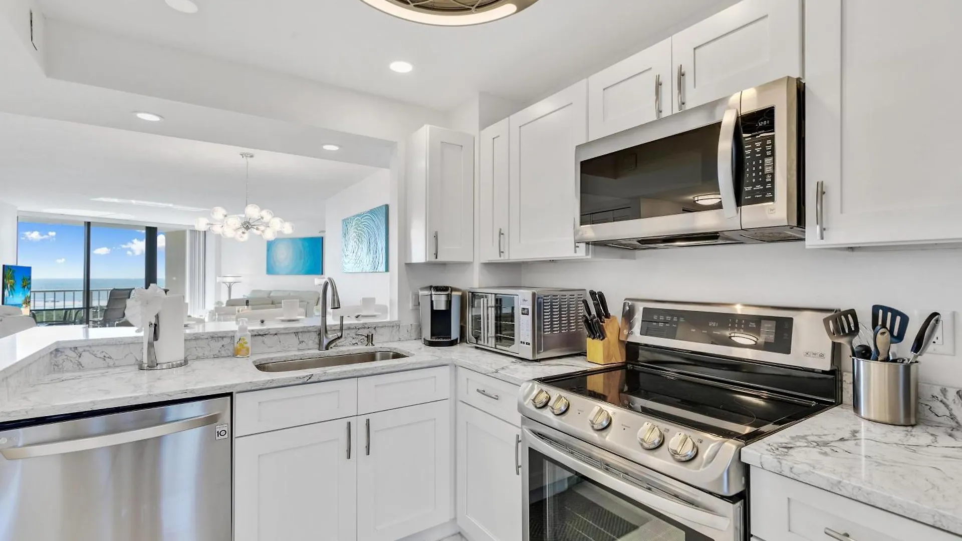 Holiday home Stunning 2-bedroom Beachfront With Breathtaking Views Marco Island