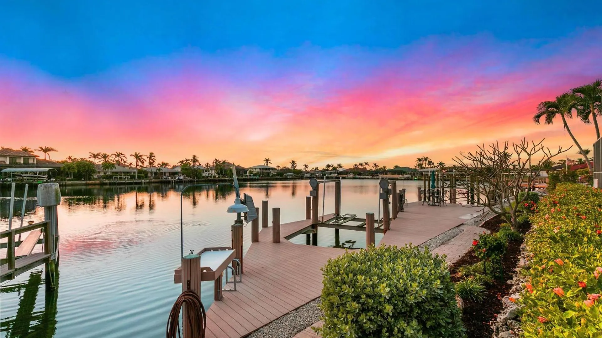 New 2024 Renovation! Gorgeous Island Oasis With Sw Exposure On Holiday home Marco Island
