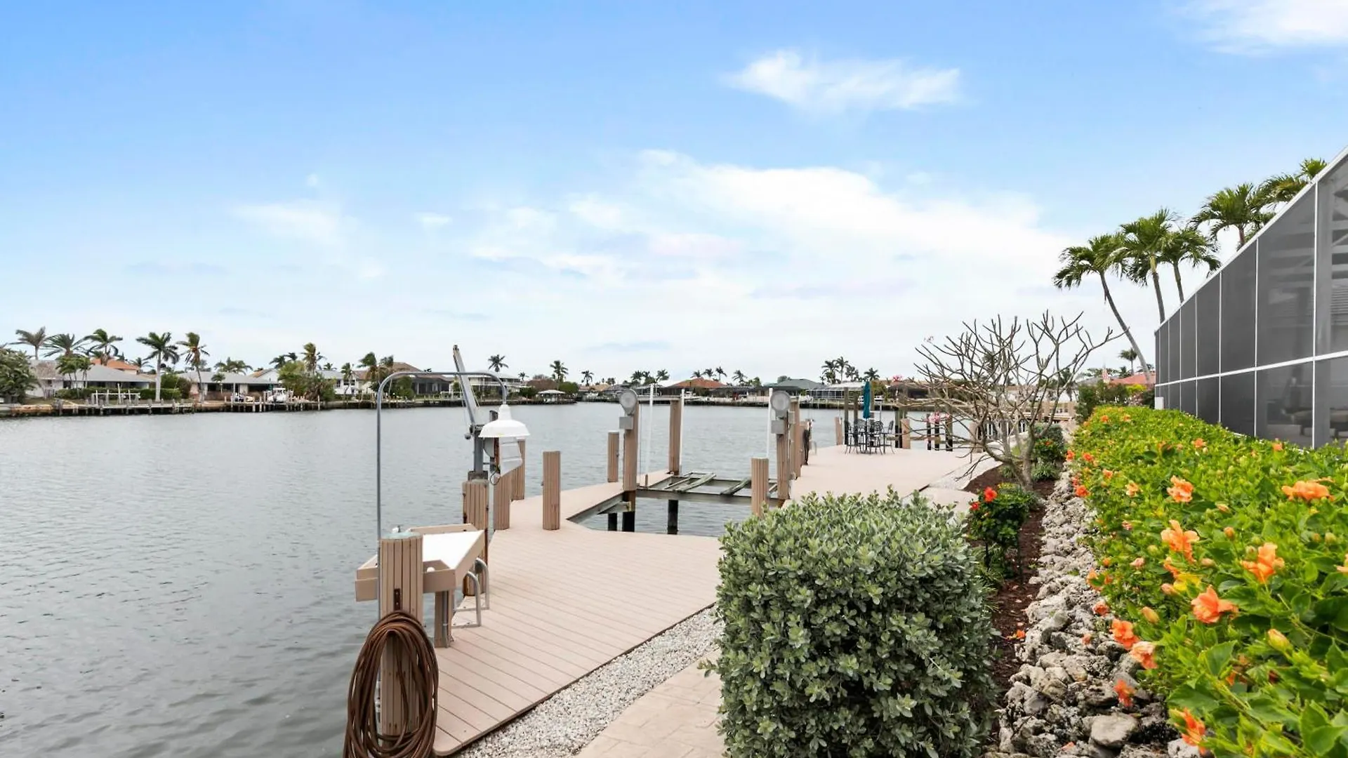 New 2024 Renovation! Gorgeous Island Oasis With Sw Exposure On Marco Island