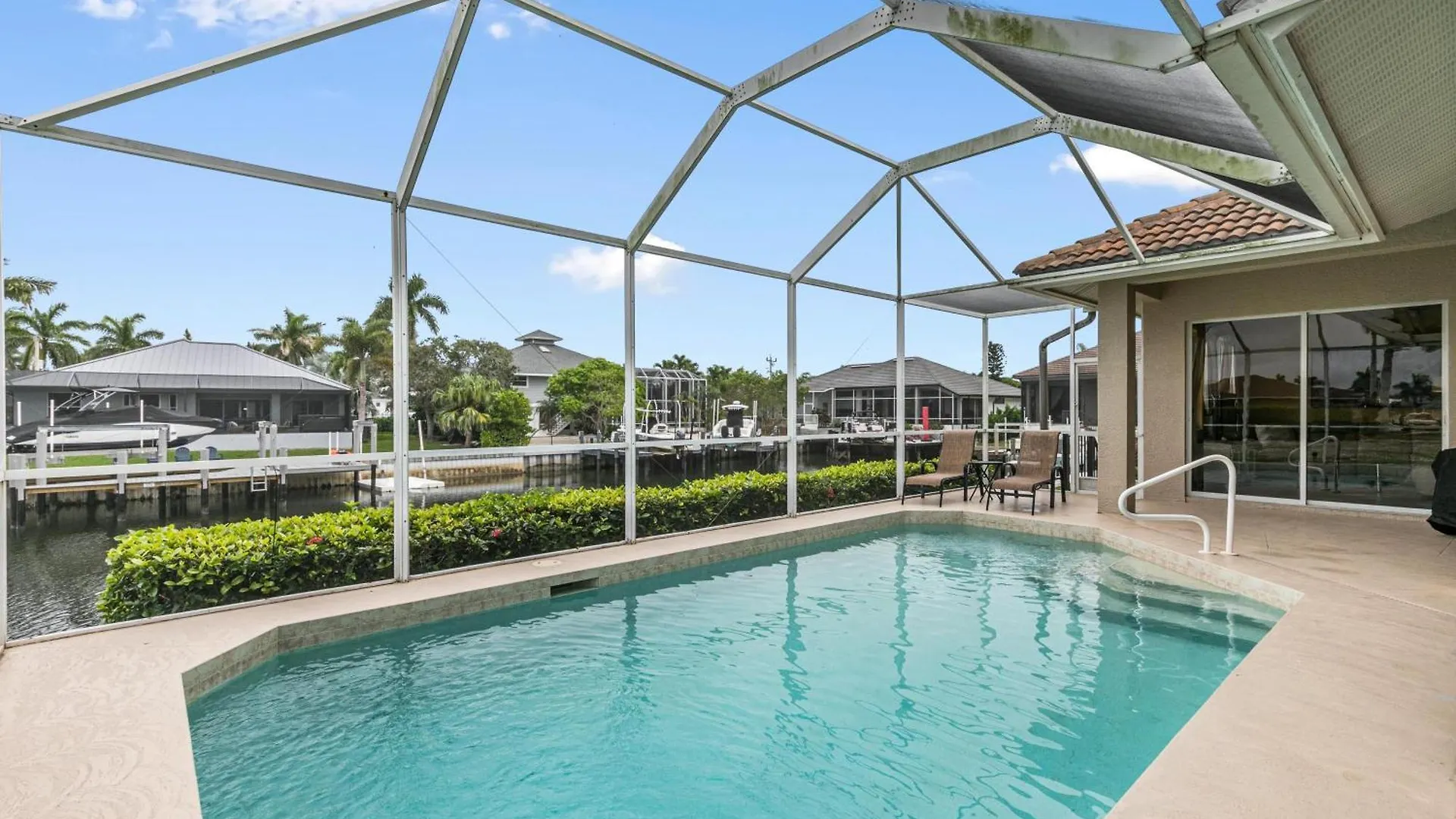 Updated And Luxurious 5br Waterfront Oasis On * Marco Island