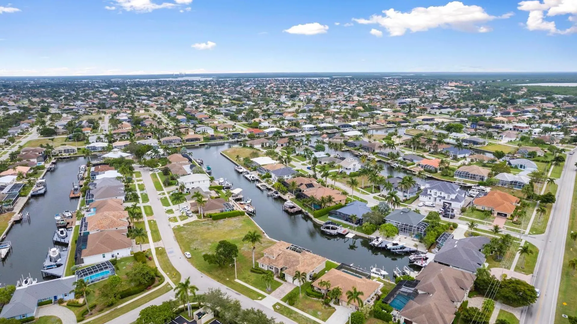 Updated And Luxurious 5br Waterfront Oasis On Holiday home Marco Island