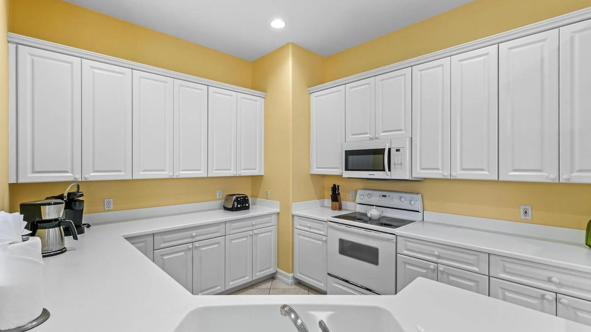 Updated And Luxurious 5br Waterfront Oasis On * Marco Island