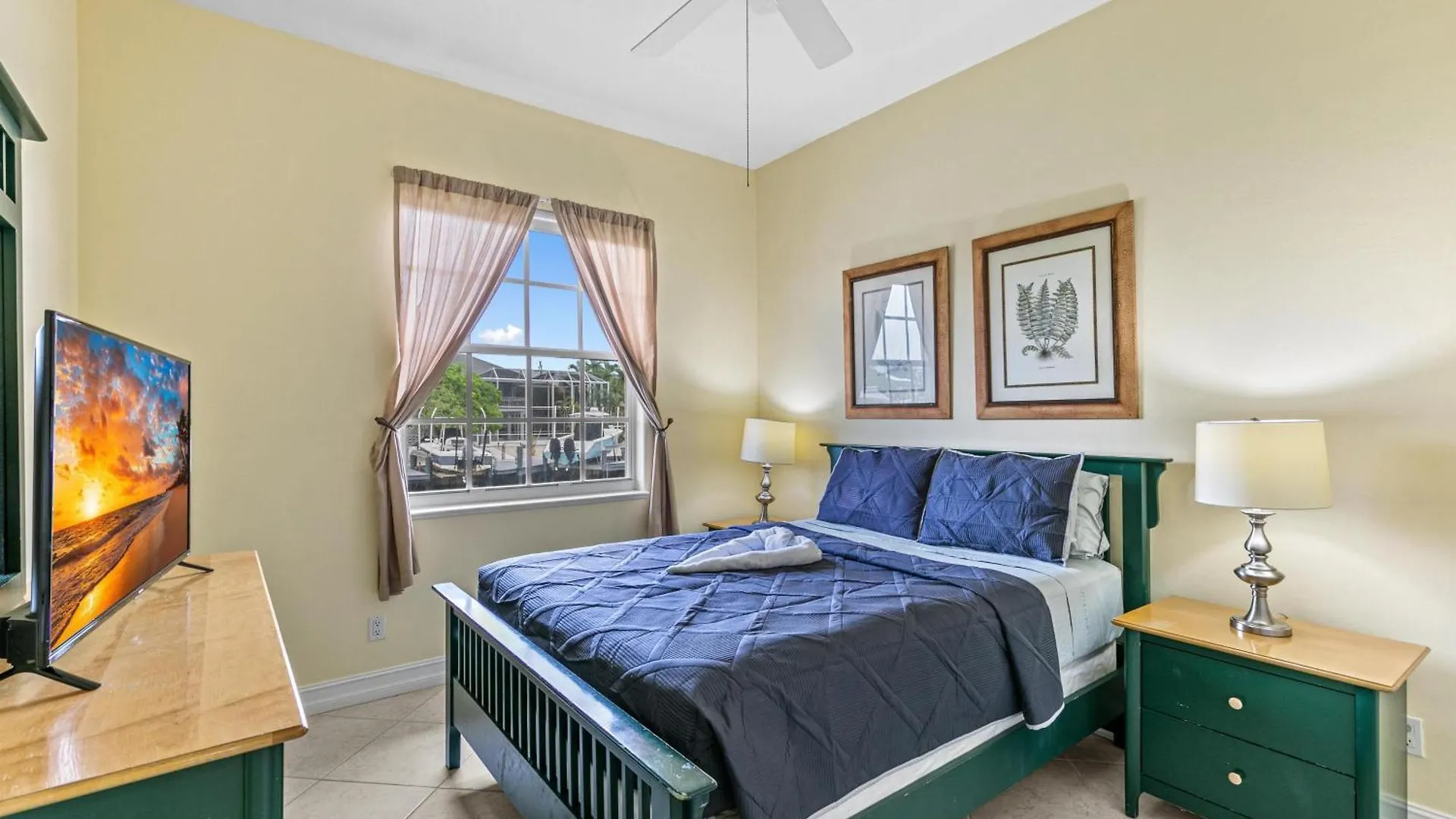 Updated And Luxurious 5br Waterfront Oasis On Marco Island