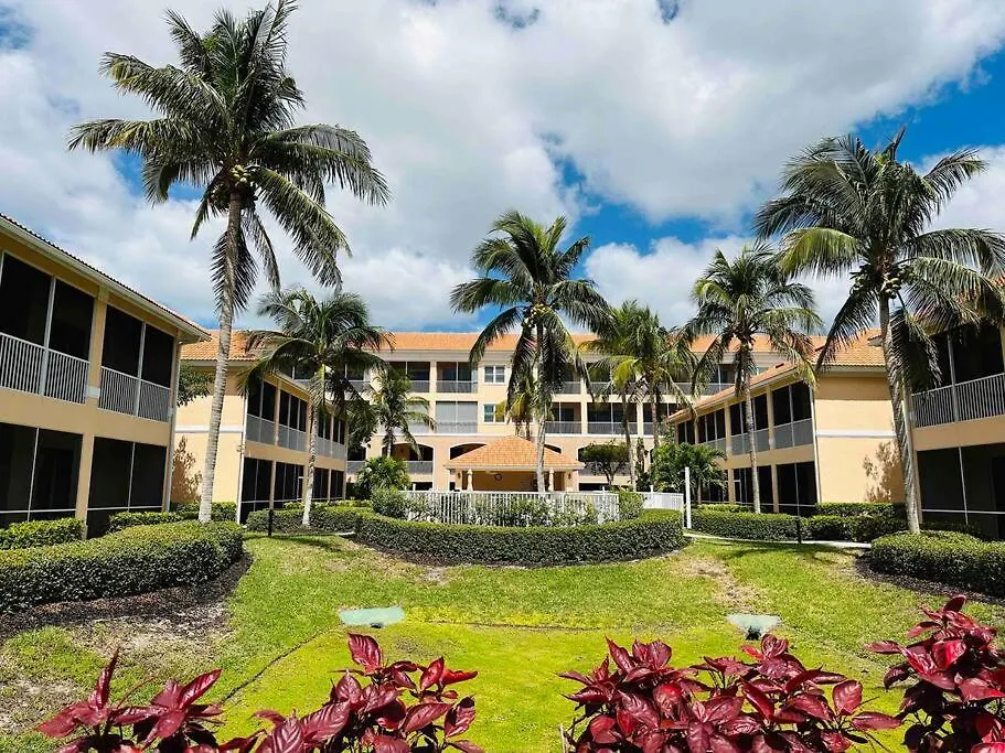 Amazing & Spacious Floor With Bay View! Apartment Marco Island
