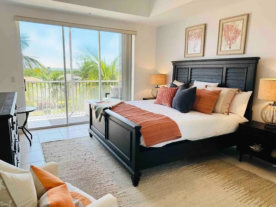Apartment Amazing & Spacious Floor With Bay View! Marco Island