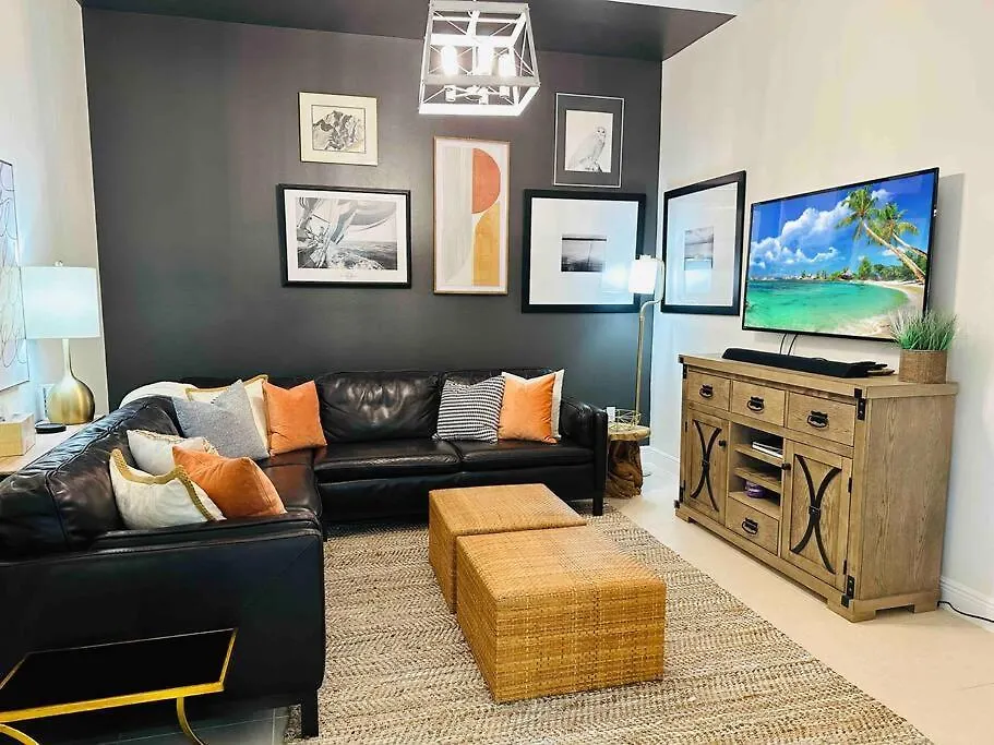 Apartment Amazing & Spacious Floor With Bay View! *