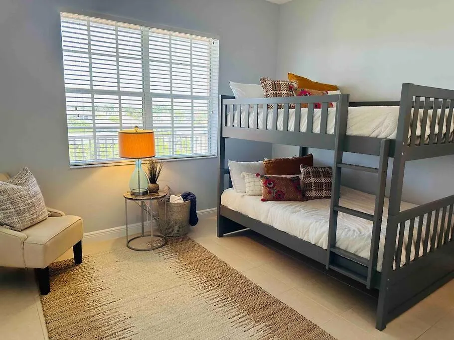 Amazing & Spacious Floor With Bay View! Marco Island