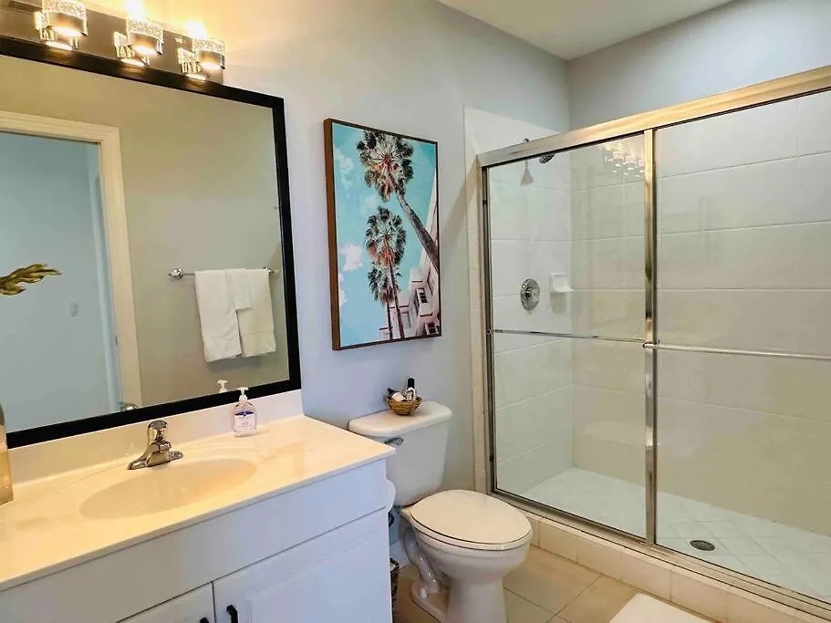 Amazing & Spacious Floor With Bay View!
